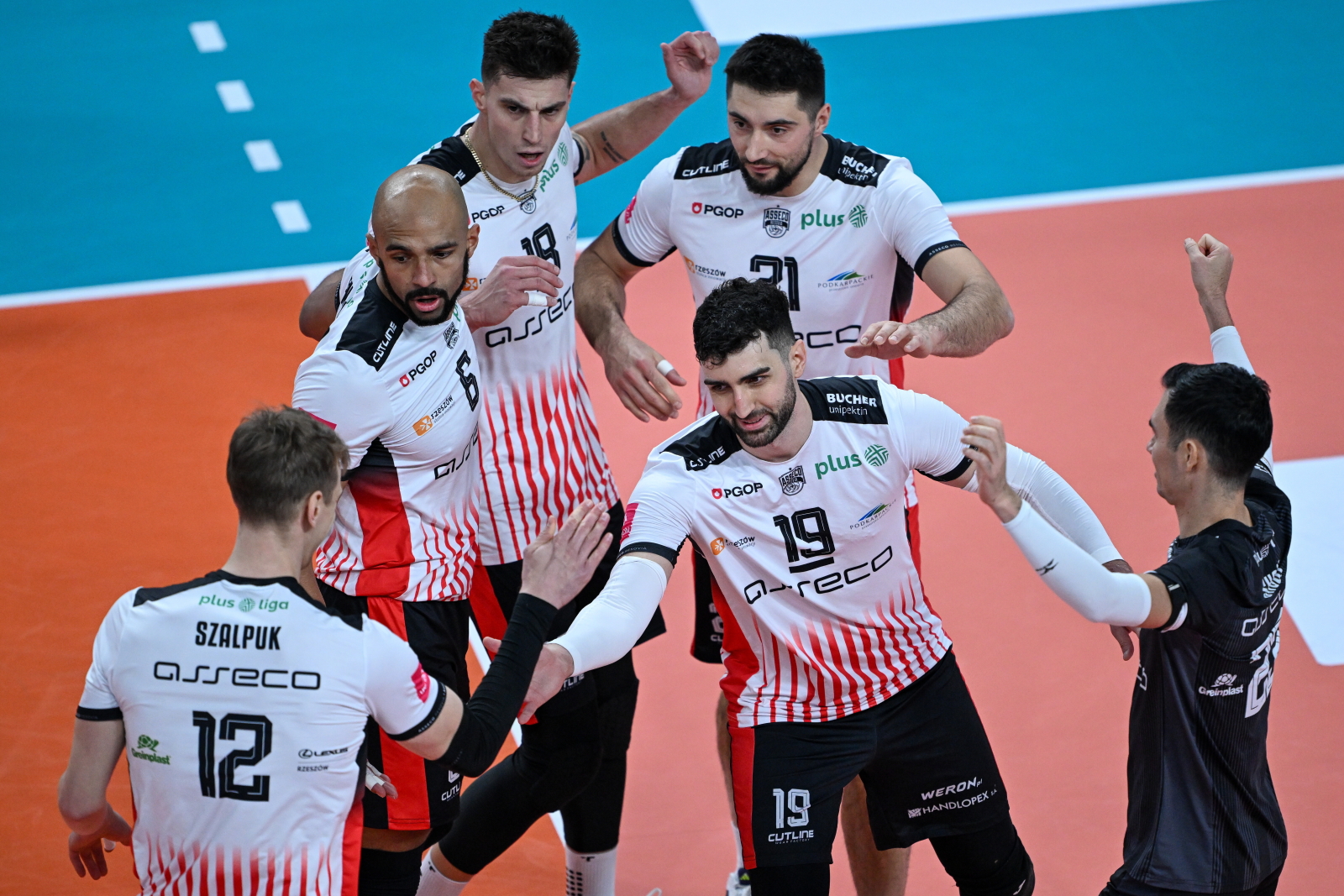 Bez litości od początku do końca. Wspaniały spektakl na Podpromiu