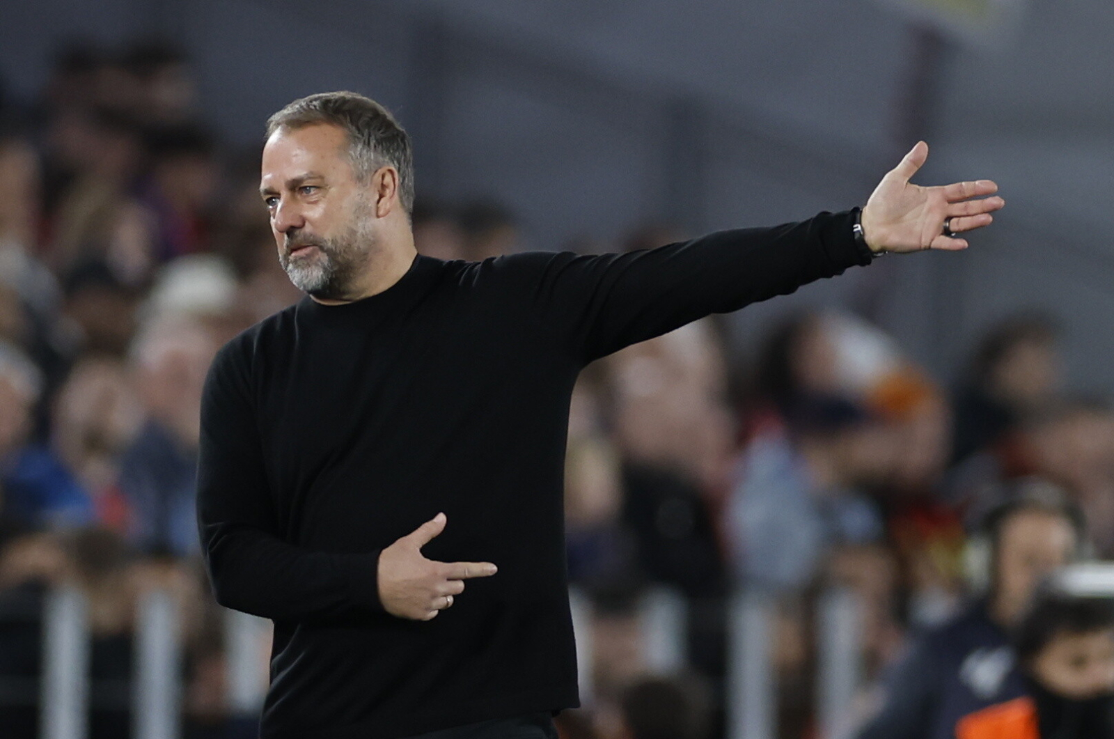 Niecodzienna sytuacja. Kłopoty Flicka przed hitem z Atletico