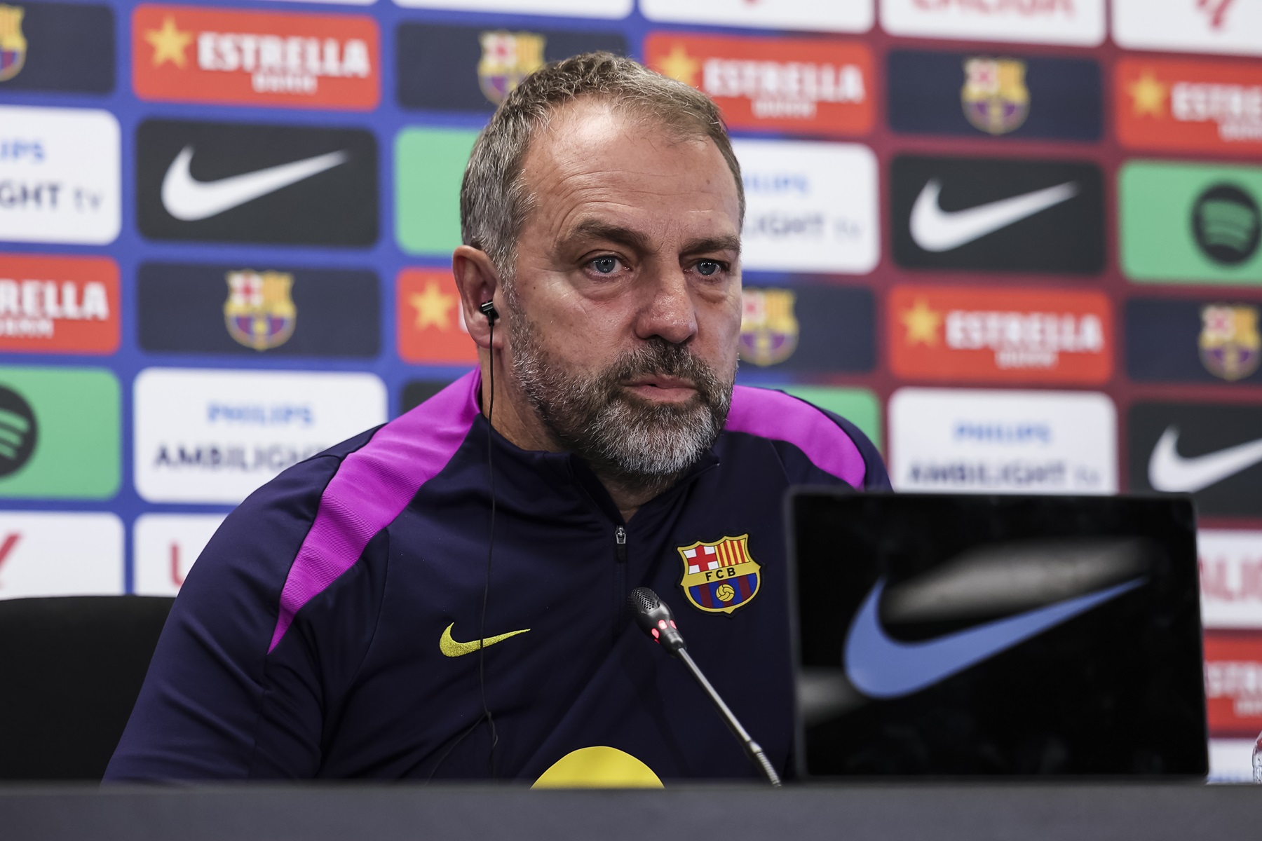 "Niepokojąca rozmowa". W Hiszpanii głośno na temat trenera Barcelony