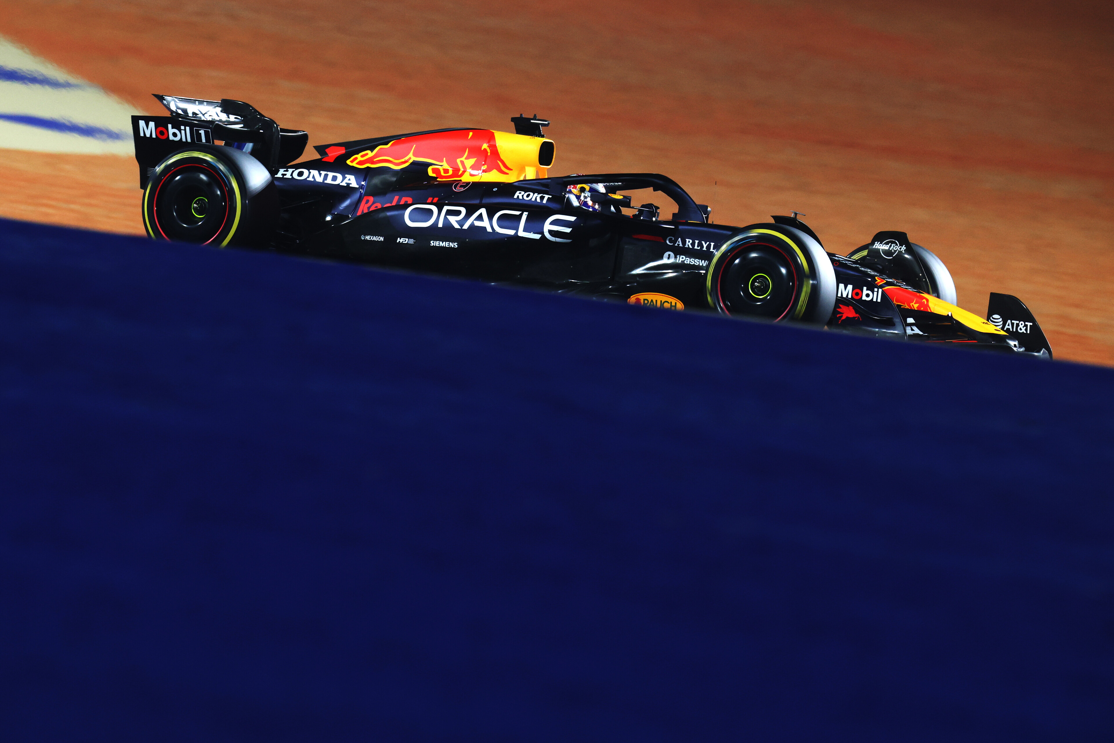 Geniusz Red Bulla w Katarze. Katastrofa kandydatów do tytułu