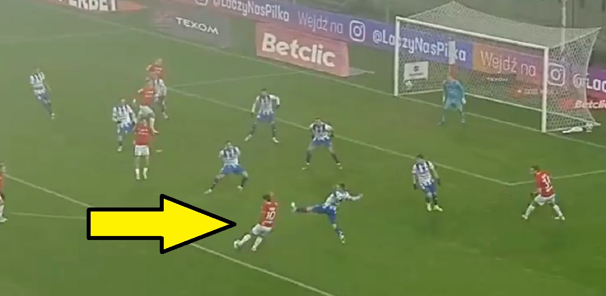 Perfekcyjny strzał piłkarza Wisły. A po chwili efektowne salto