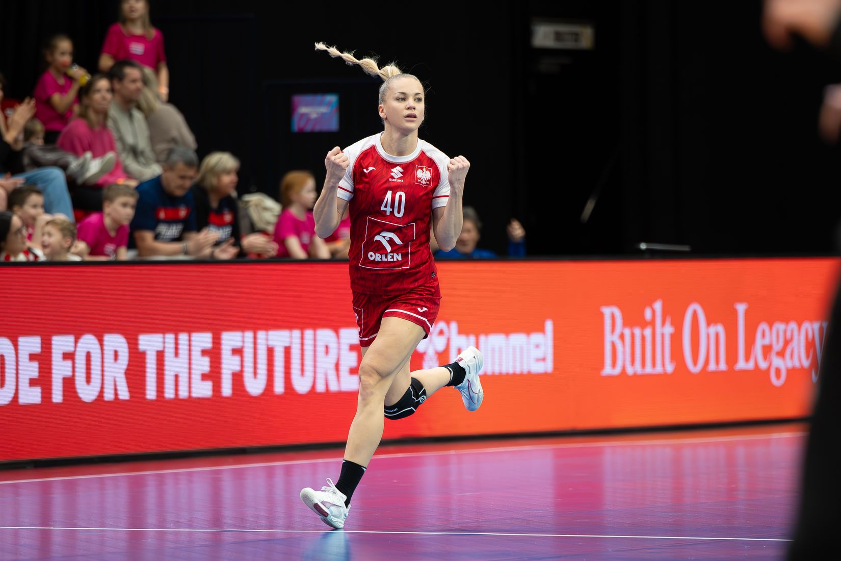 Zobacz tabelę w grupie Polek