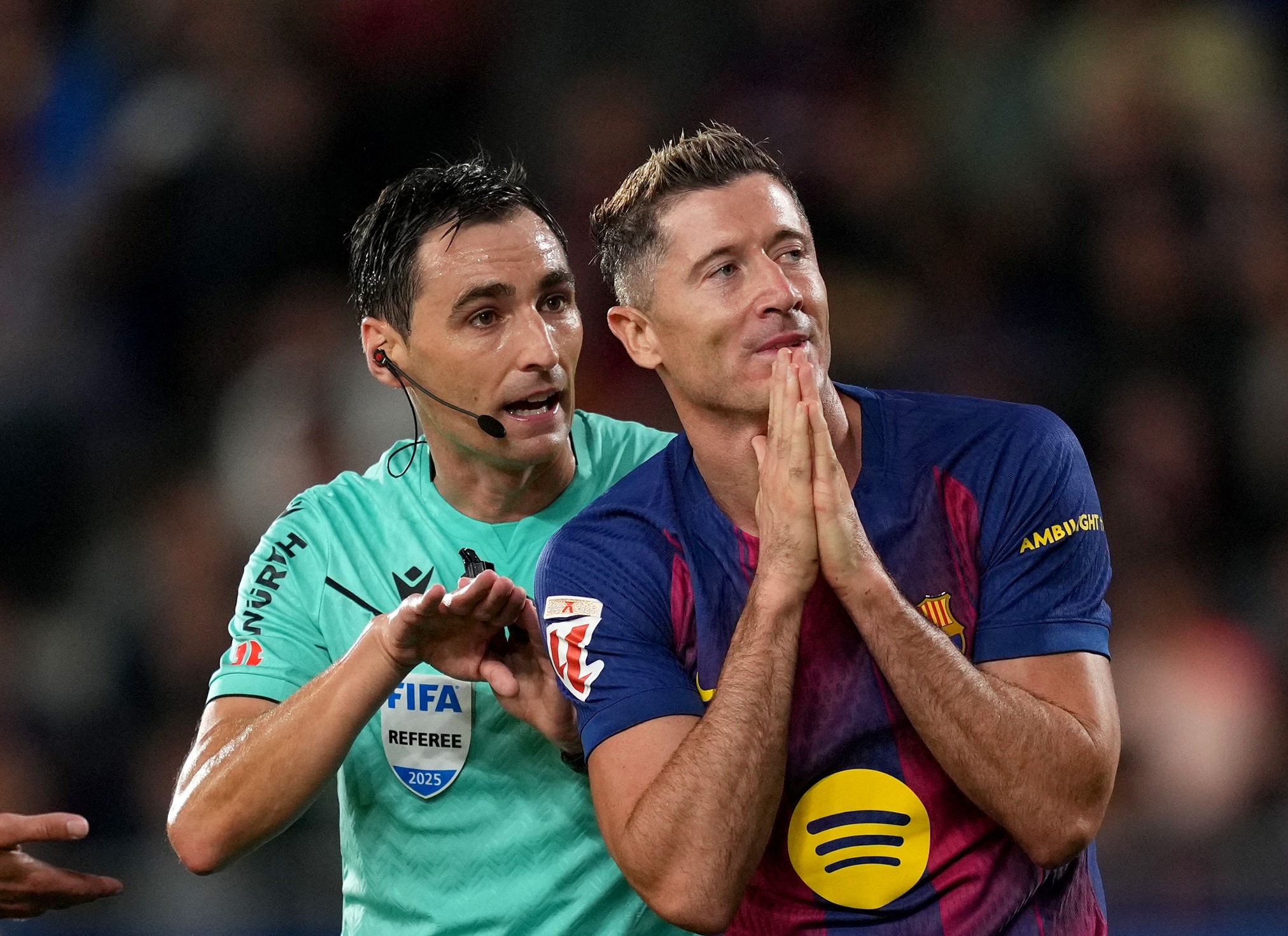 To on poprowadzi hit z Atletico. Z tym sędzią Barcelona ma świetny bilans