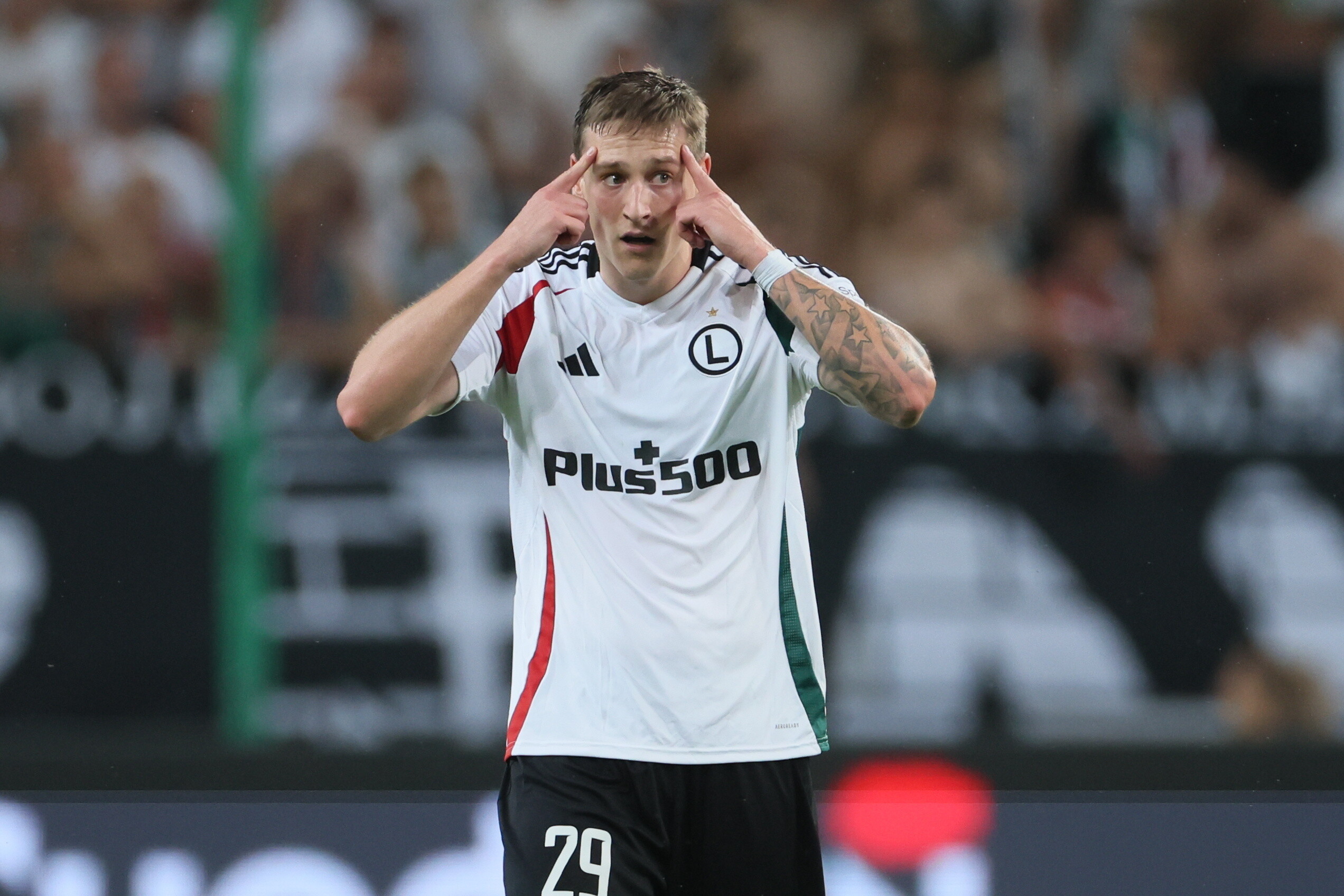 Beznadziejna statystyka "napastnika" Legii. Ponad 1000 minut bez gola z gry