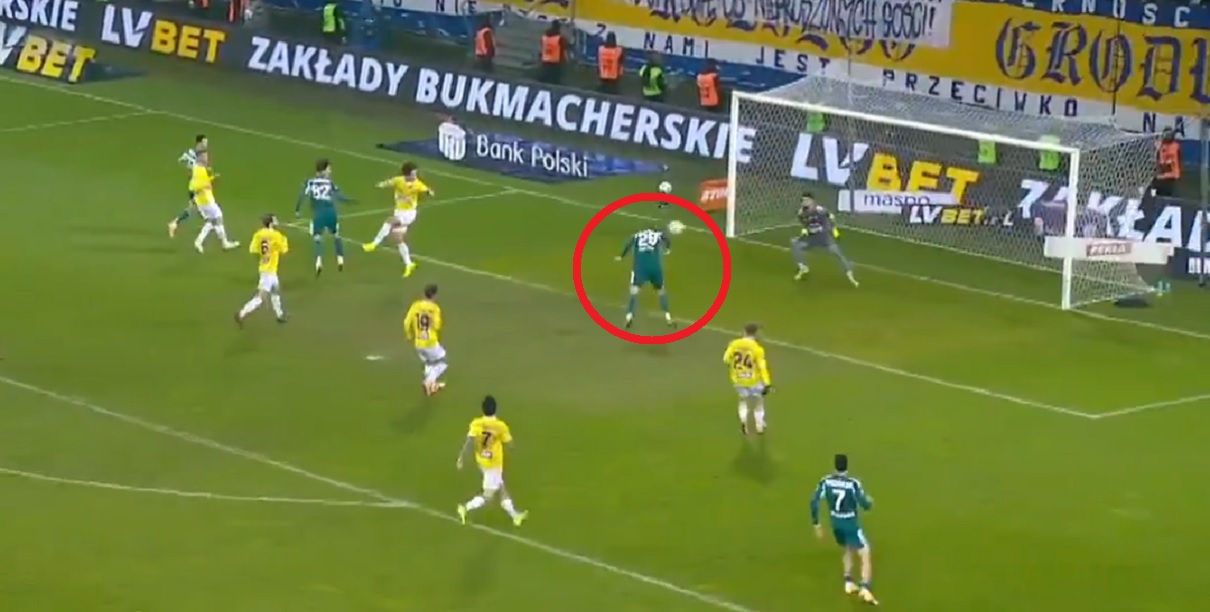 Była przedostatnia minuta meczu. Niebywałe, co zrobił napastnik Legii