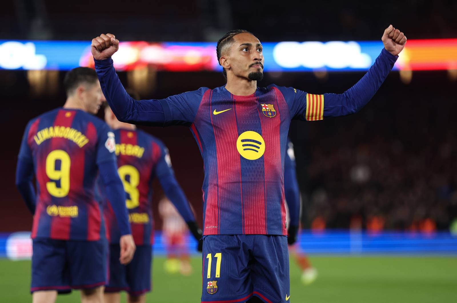 Barcelona górą w hicie. Zobacz tabelę