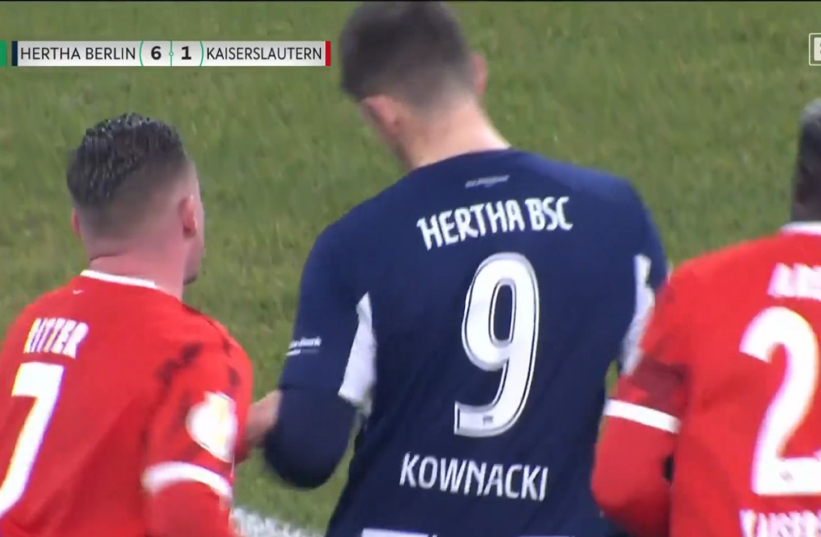 W Niemczech wrze po zachowaniu polskiego piłkarza. "Nieprzyjemny ruch"