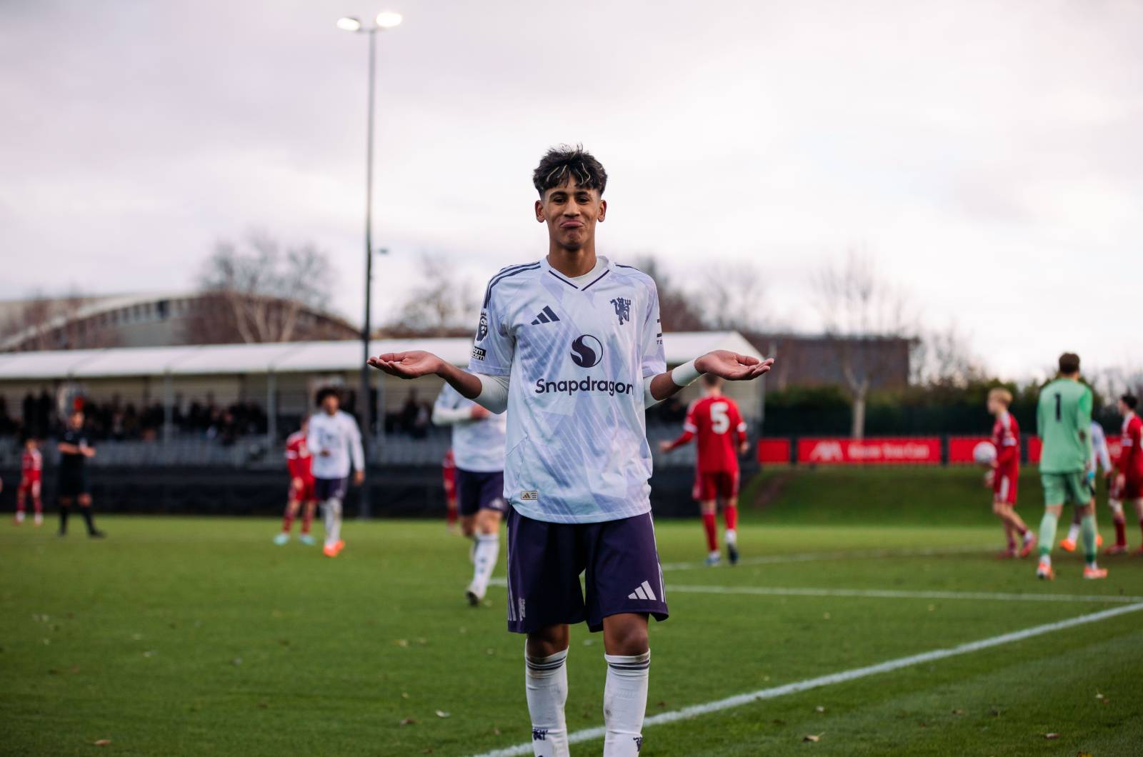 Barcelona chce perełkę Manchesteru United. To wielki talent akademii