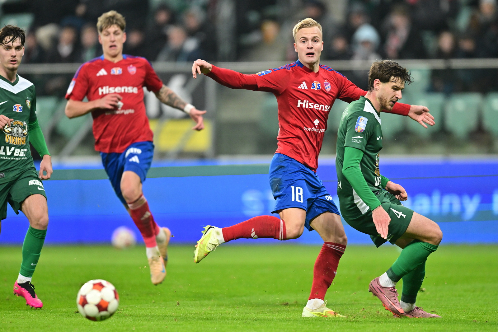 Trzy gole we Wrocławiu. Śląsk powalczył z Rakowem