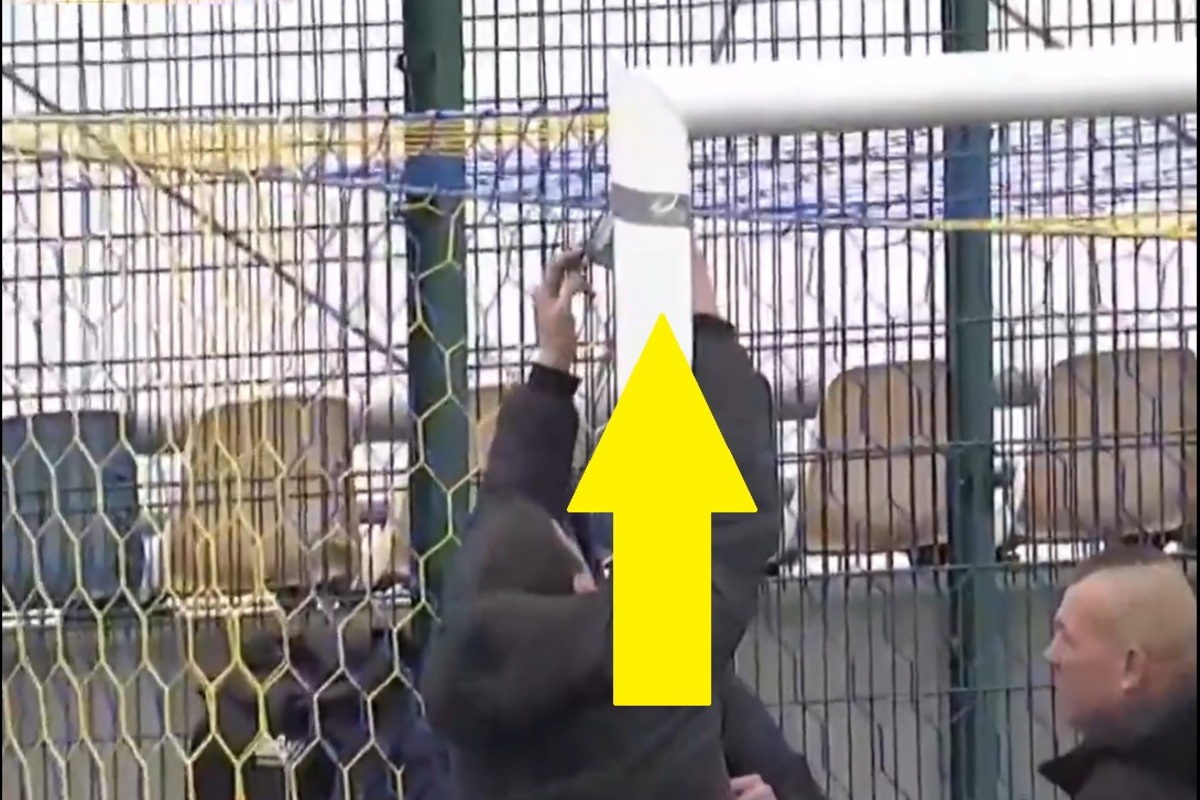 Kuriozum w Pucharze Polski. Bramka "pękła". Nie do wiary, jak ją naprawili