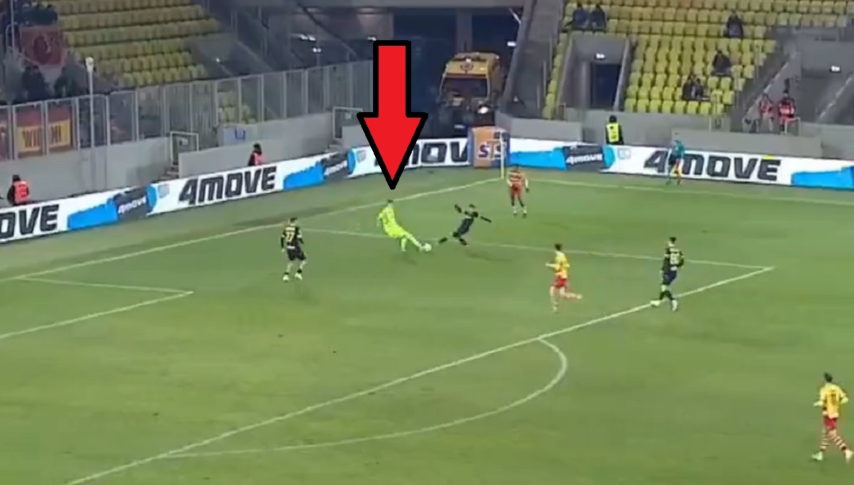 Kosztowny błąd bramkarza Jagiellonii. Rywale byli bezwzględni