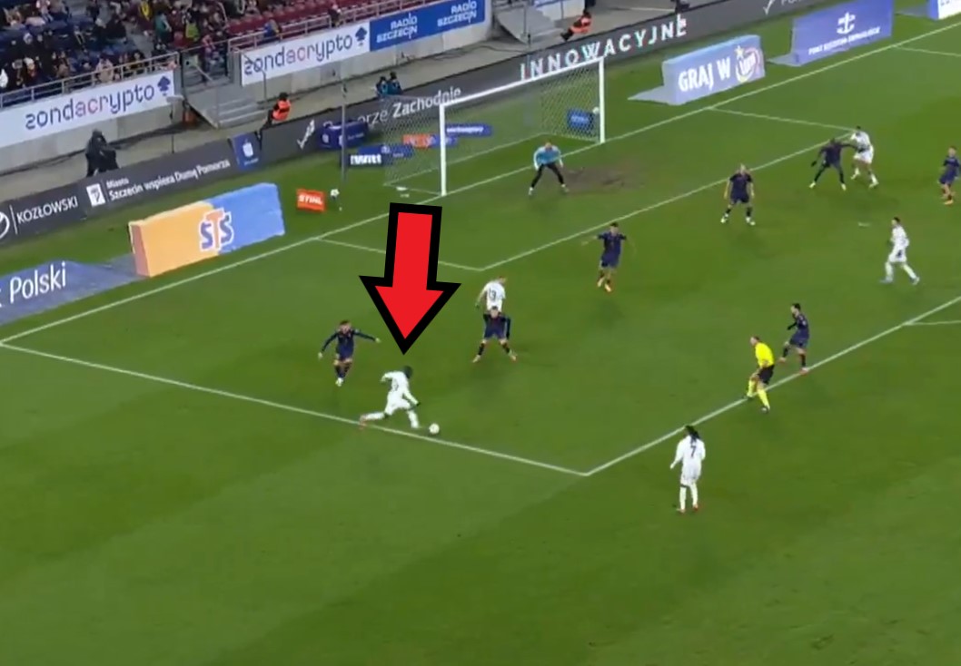 Efektowny lob piłkarza Radomiaka. Bramkarz Pogoni zaskoczony [WIDEO]