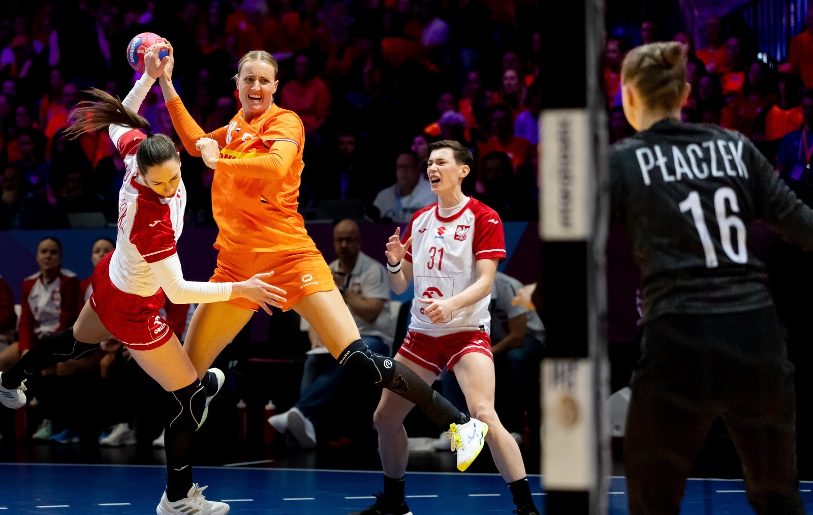 Polki boleśnie sprowadzone na ziemie. Festiwal błędów i nieskuteczności