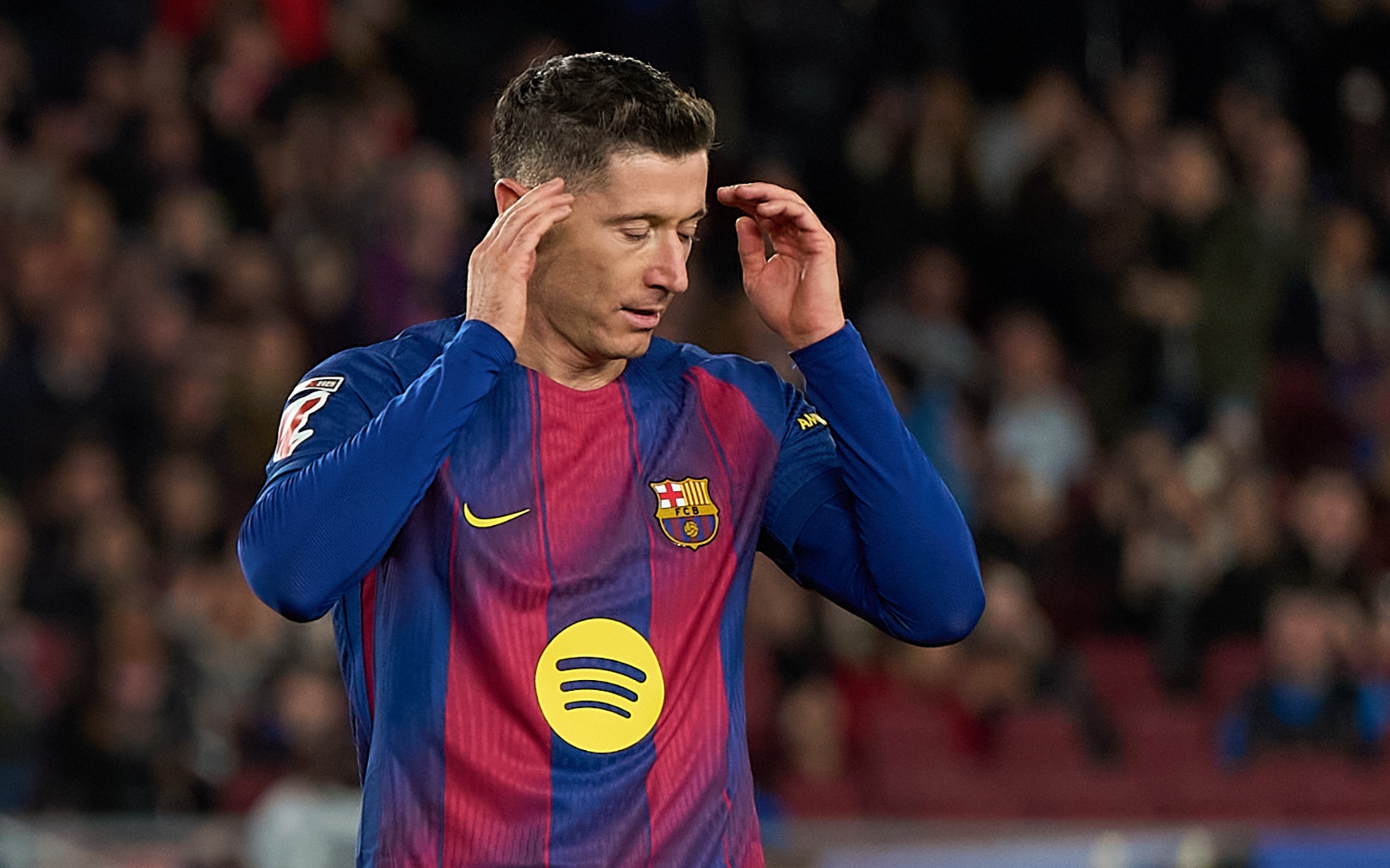 Lewandowski dostał lekcje. "Flick musiał zareagować" [OPINIA]