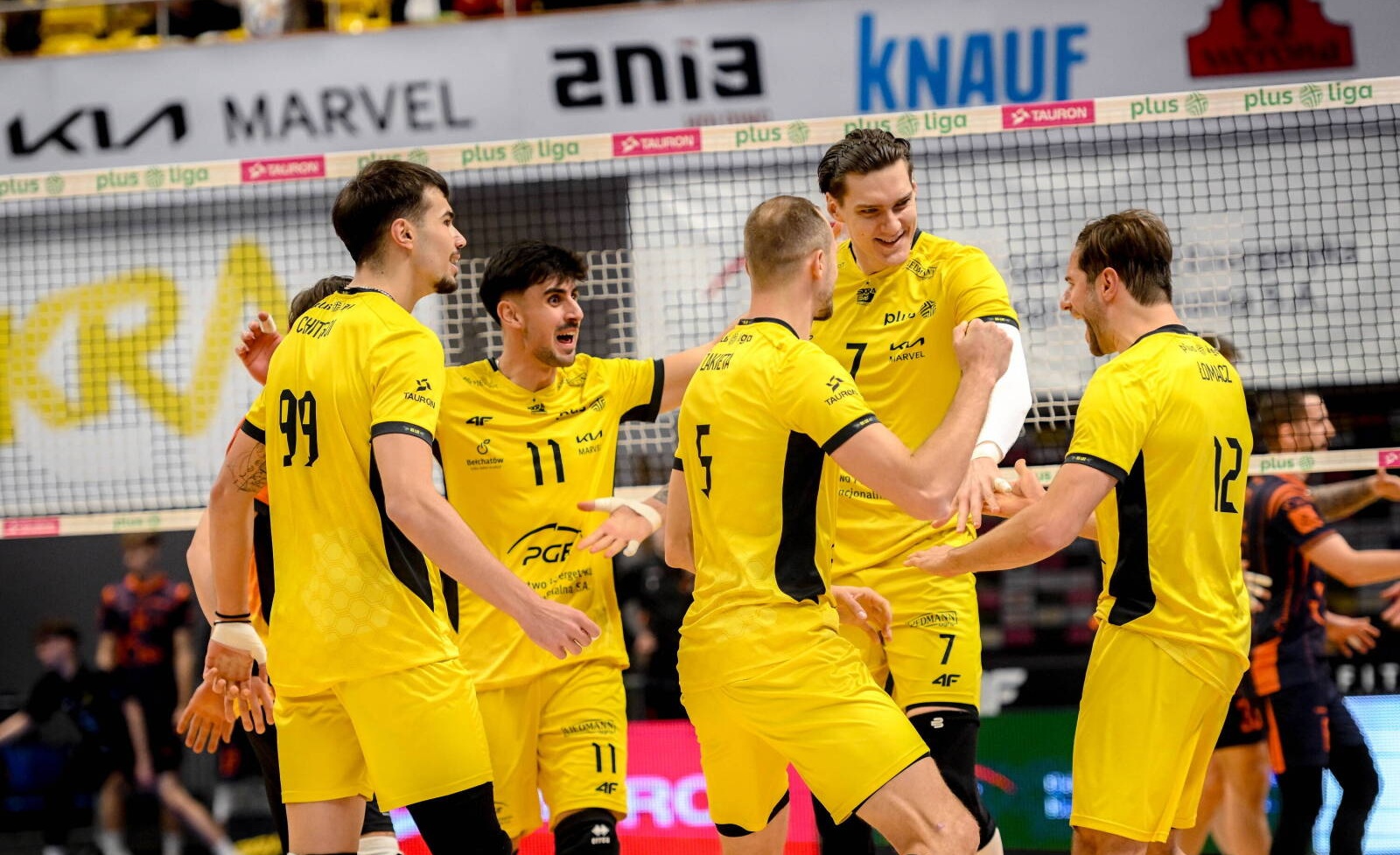 Skra zadomowiła się w czołówce tabeli