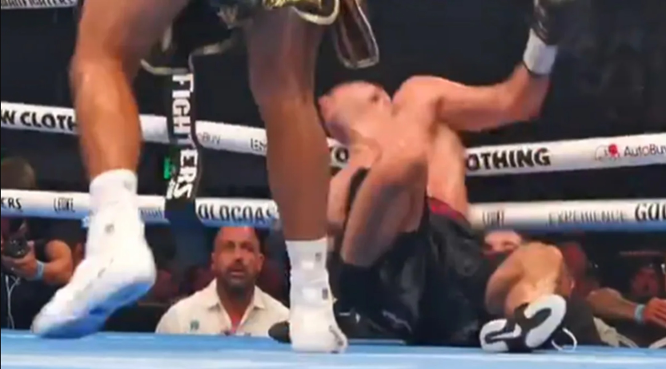 Uraz mózgu i kręgosłupa. Oto skutki strasznego nokautu. A mogło być jeszcze gorzej