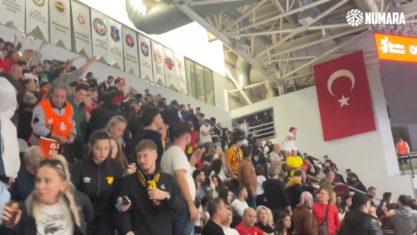 Skandal w meczu z udziałem Polki. Kibice zostali wyrzuceni z hali