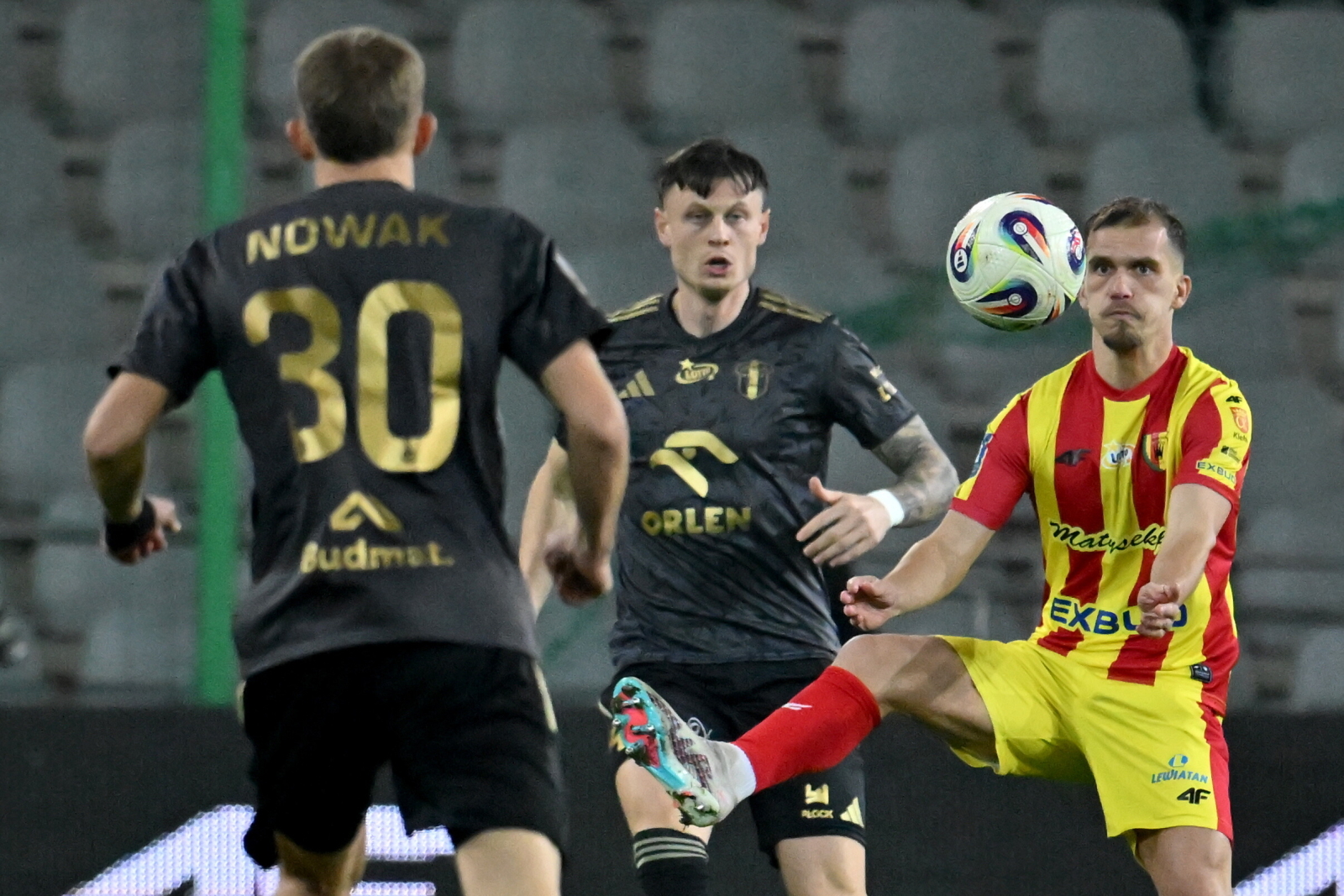 W Kielcach dali sobie po razie. Wisła Płock liderem Ekstraklasy