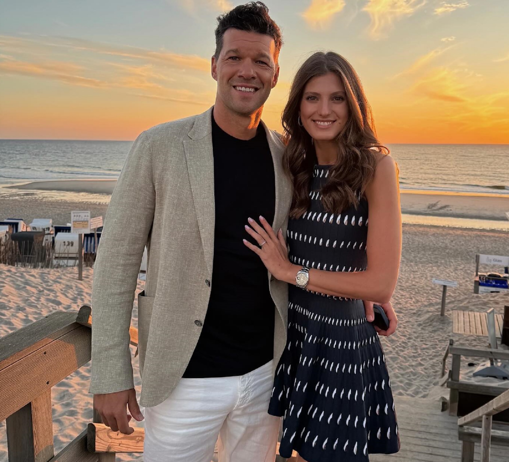 Urodził się tuż przy polskiej granicy. O jej partnerce piszą co chwilę