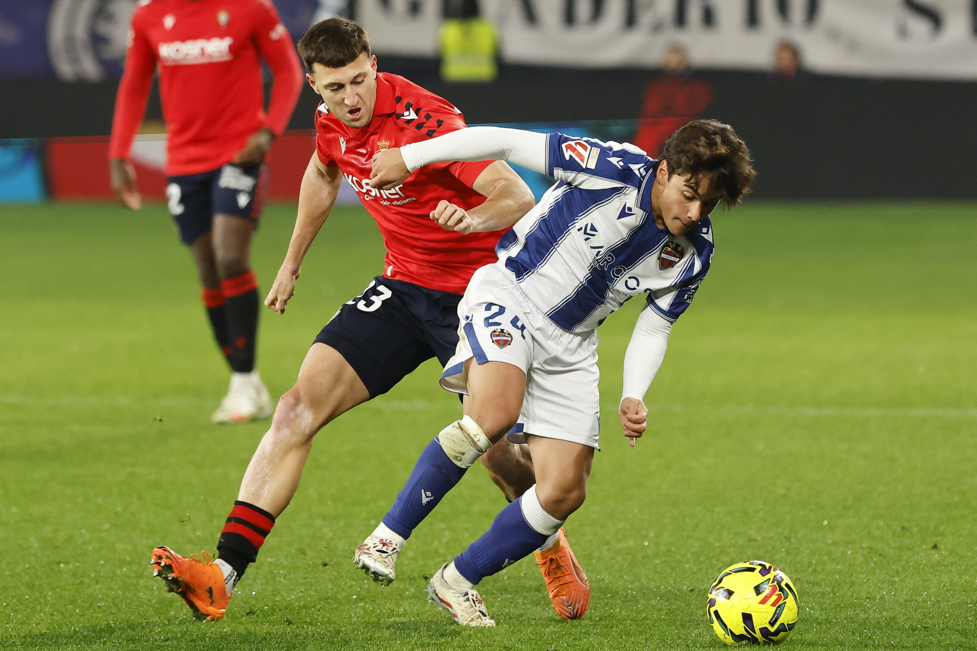 Beniaminek La Ligi szura po dnie