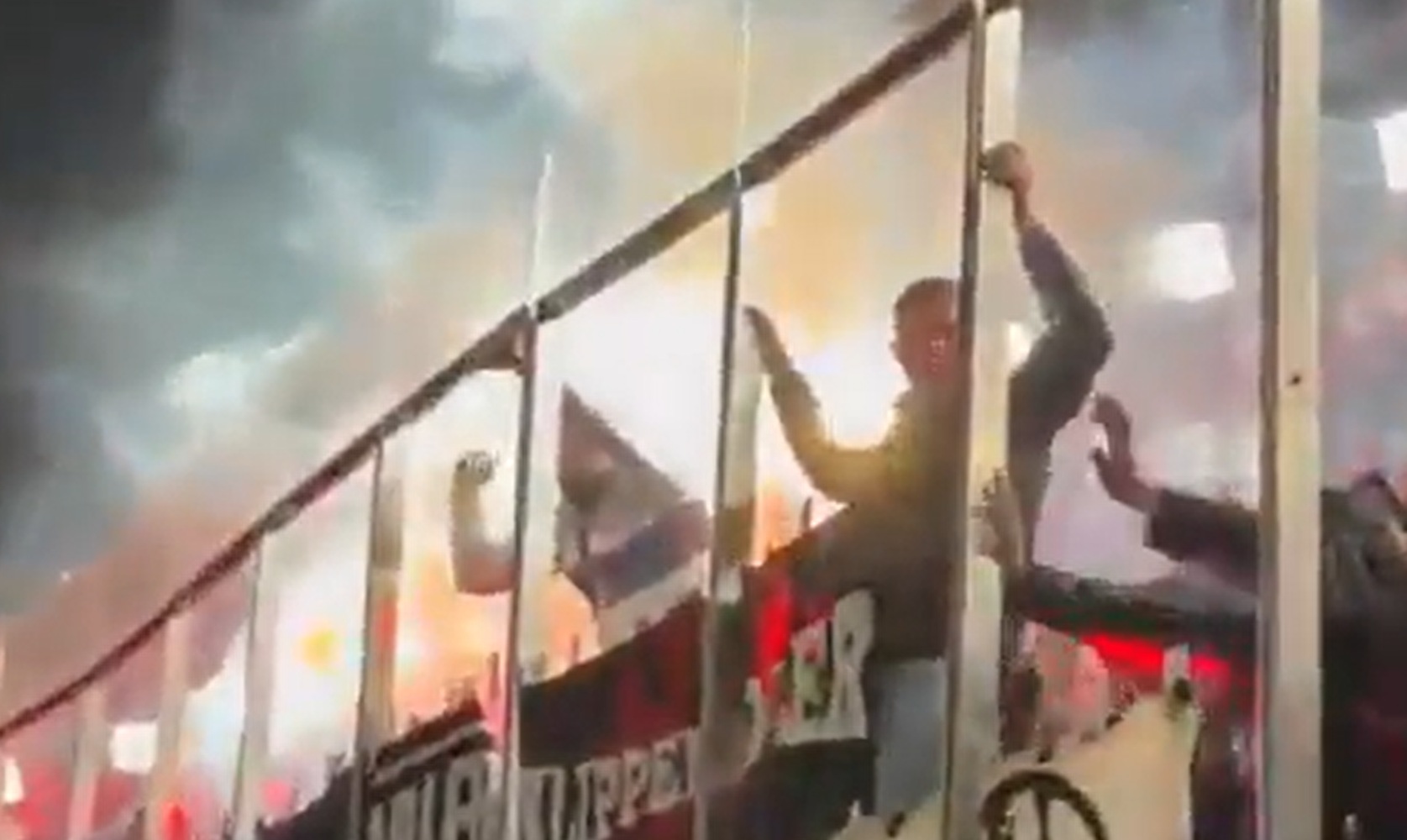 "Nie można tego robić". Przykre sceny na meczu Barcelony