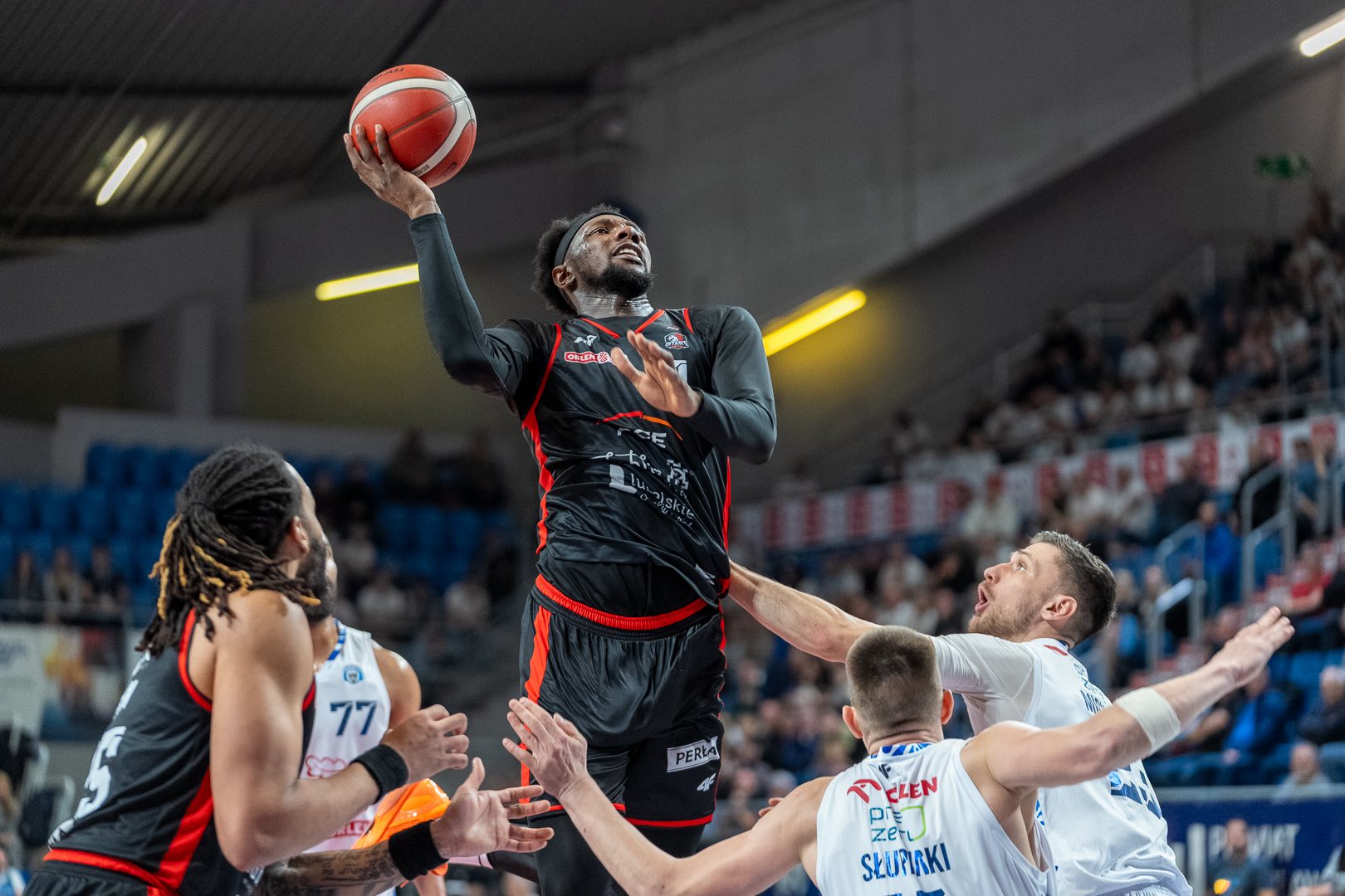 Czarna seria i jej konsekwencje. Wicemistrz Polski rozstał się z zawodnikiem