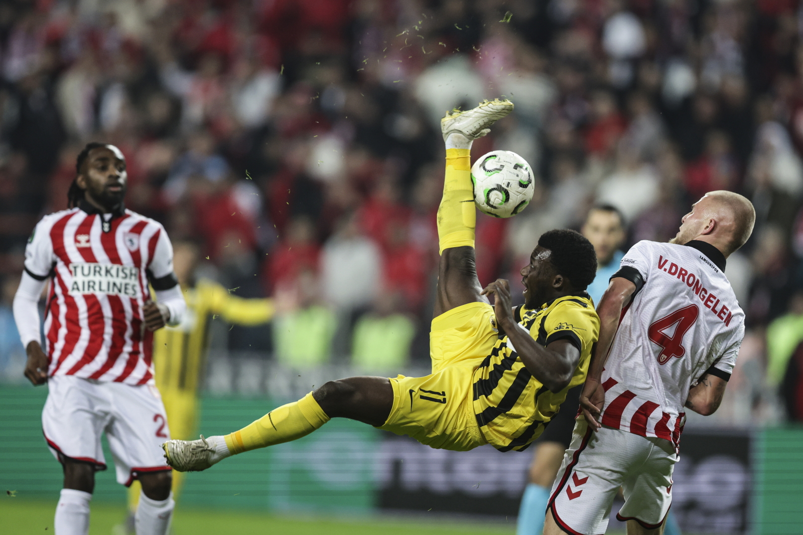 Rewelacyjny lider Ligi Konferencji zatrzymany