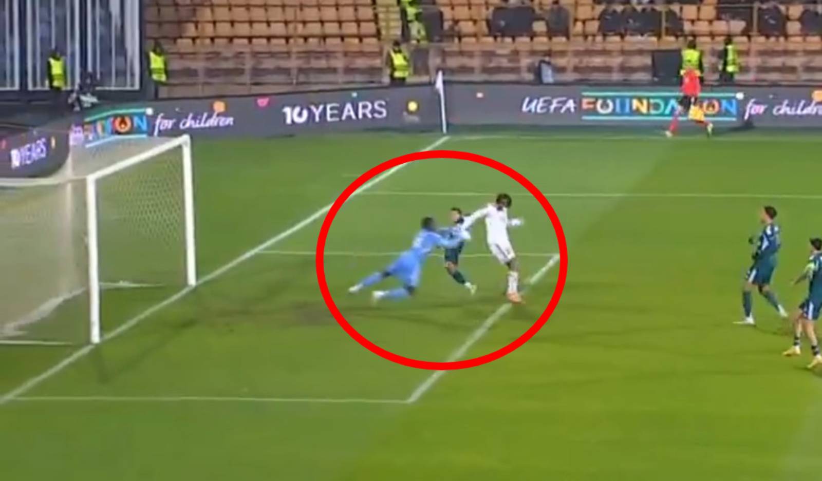 Kontrowersja w meczu Legii. "Czemu on zabrał tego gola?"