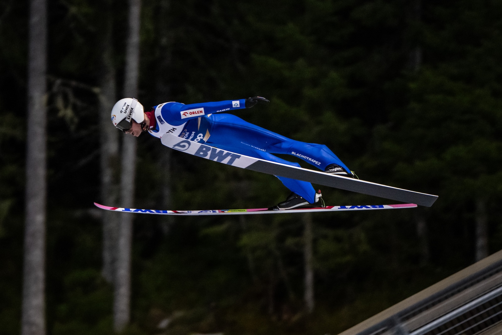 Polacy wykonali zadanie, ale nie błyszczeli. Świetny skok Kazacha