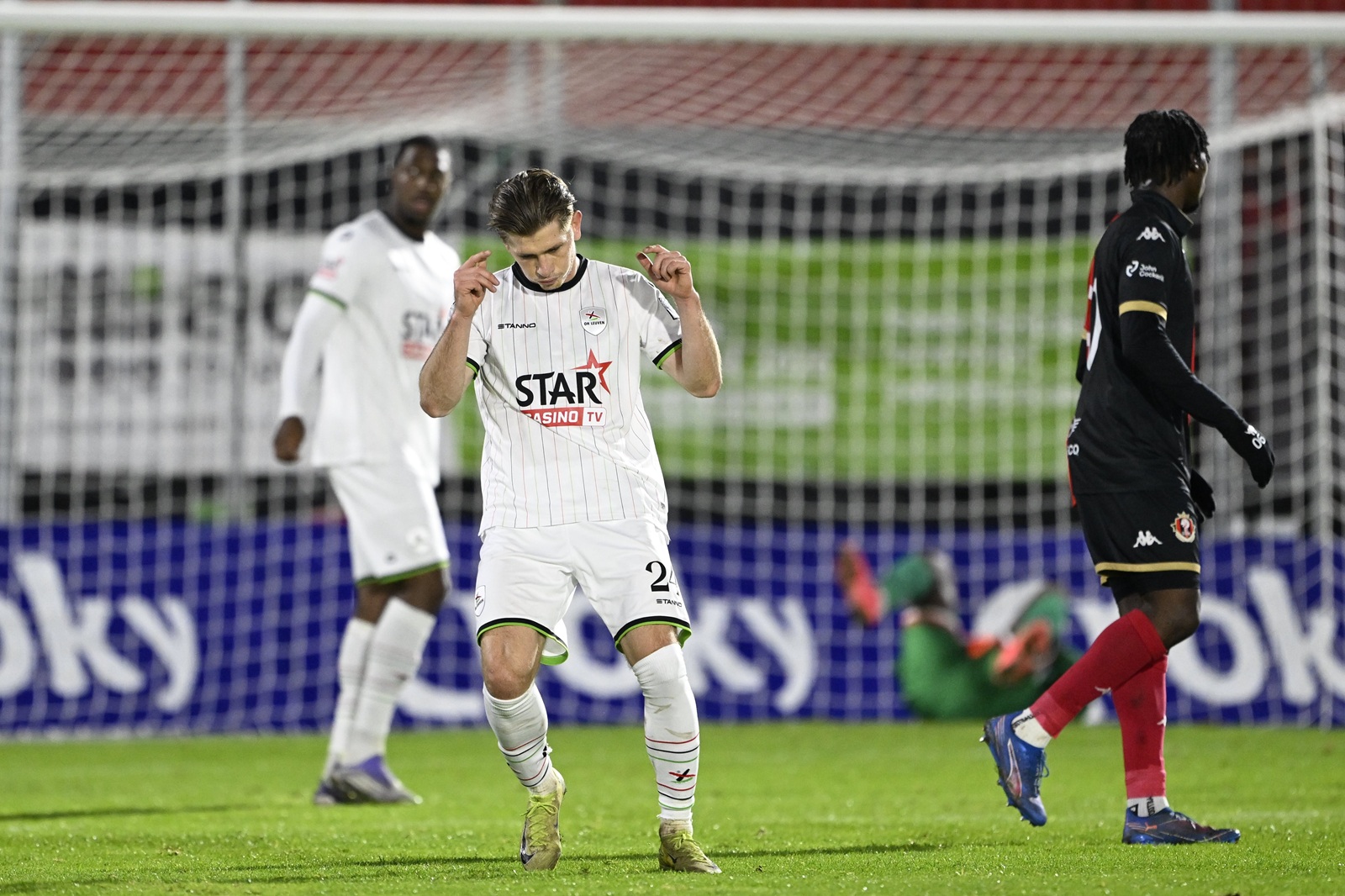 2 miliony euro. Polak uruchomił specjalną klauzulę