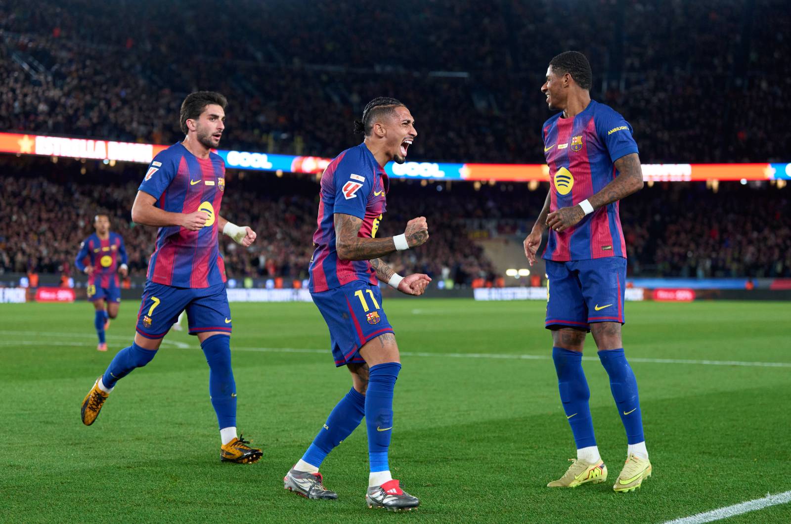 Wygrana Barcelony, Real pod presją. Zobacz tabelę