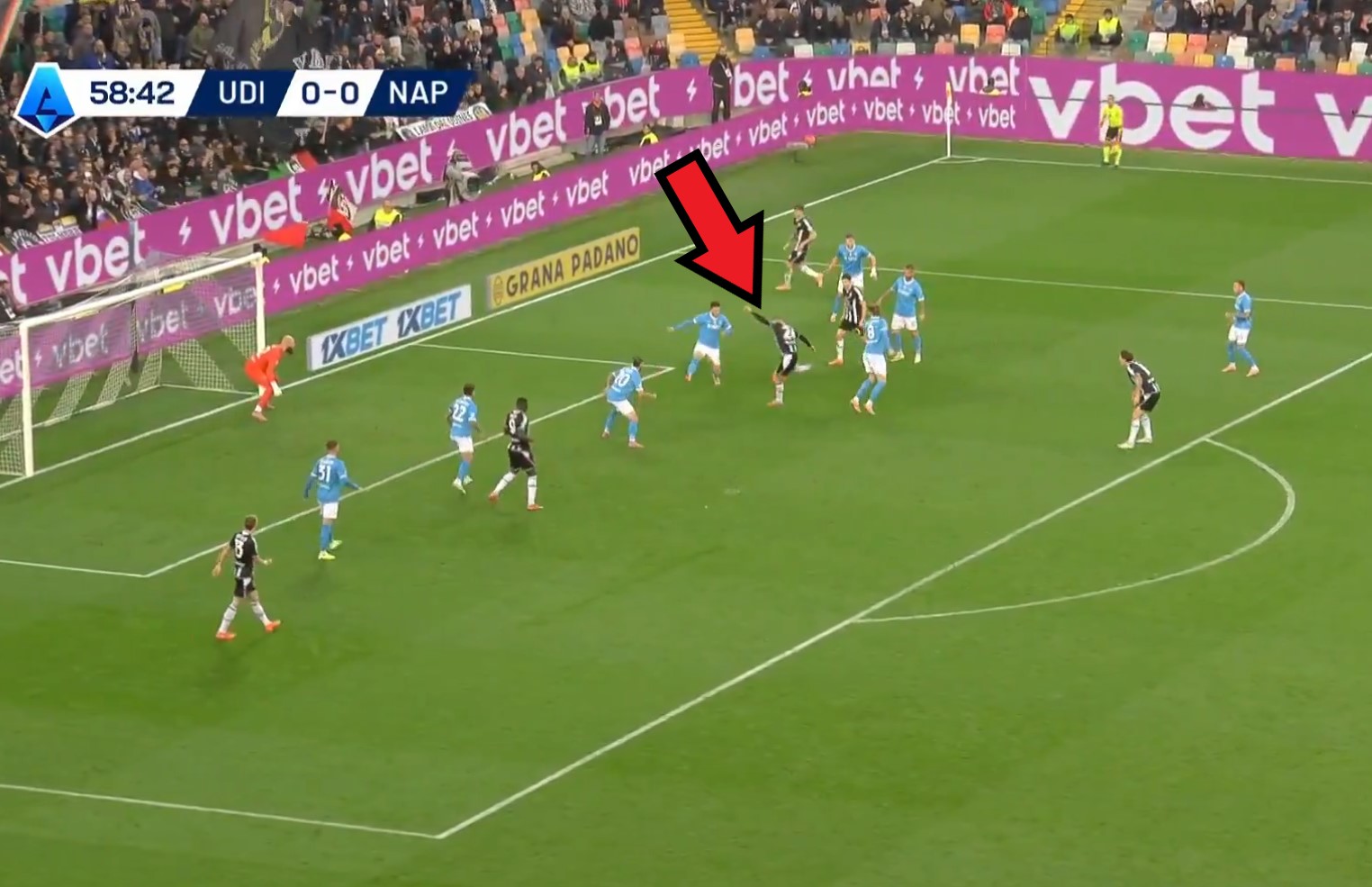 Polak centymetry od efektownego gola. Szkoda, iż to nie wpadło [WIDEO]