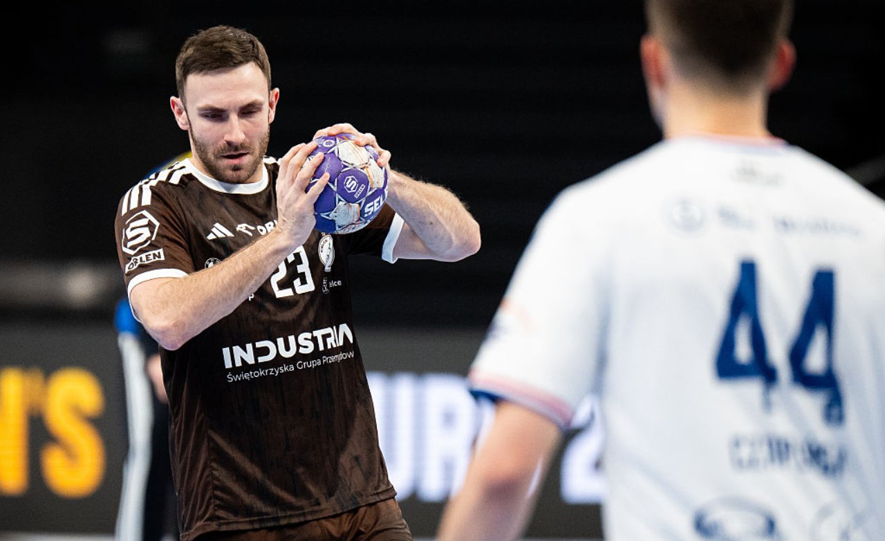 "6-8 miesięcy rehabilitacji". Kapitan kadry przejdzie operację