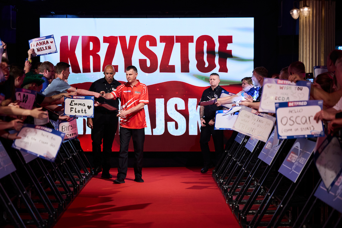 Krzysztof Ratajski wchodzi do gry na MŚ. Rywalem znów... najwolniejszy darter turnieju