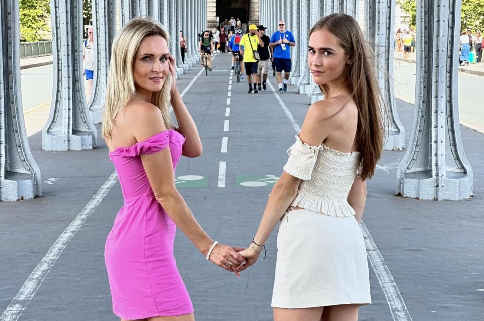 Mama i córka. Wiadomo, jaka jest różnica wieku między nimi