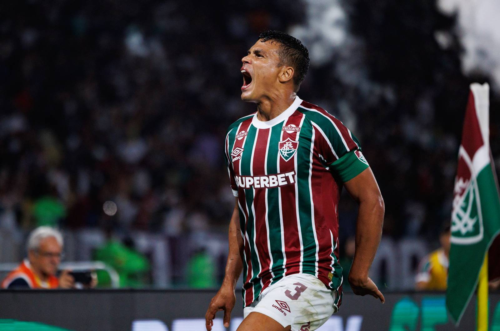 Oficjalnie. Brazylijska legenda odchodzi z klubu. Wróci do Europy?