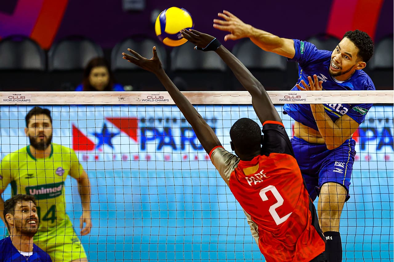 Honorowe pożegnanie zespołu z Kataru z KMŚ