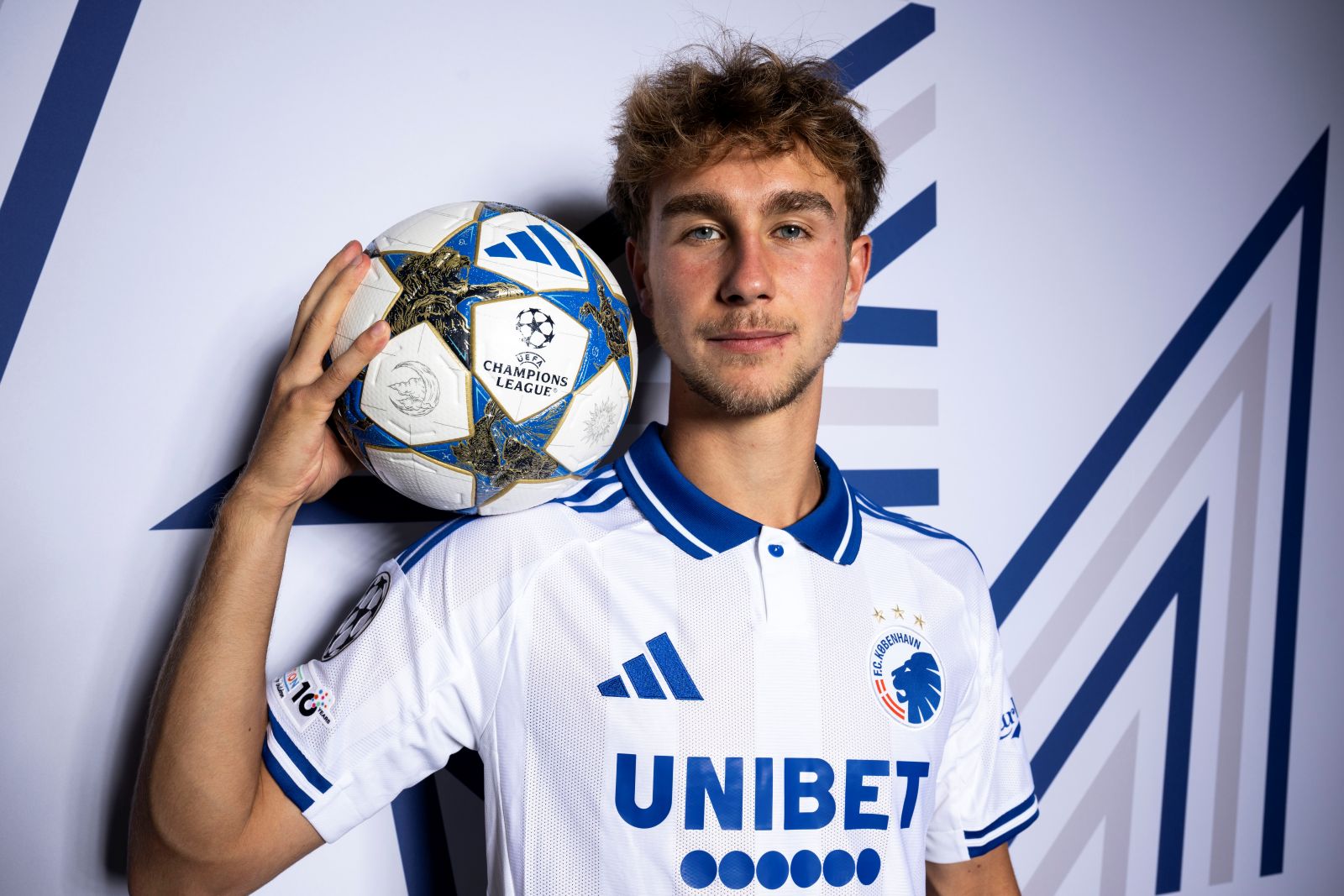 Nastoletni Polak latem kosztował cztery miliony euro. niedługo może zmienić klub