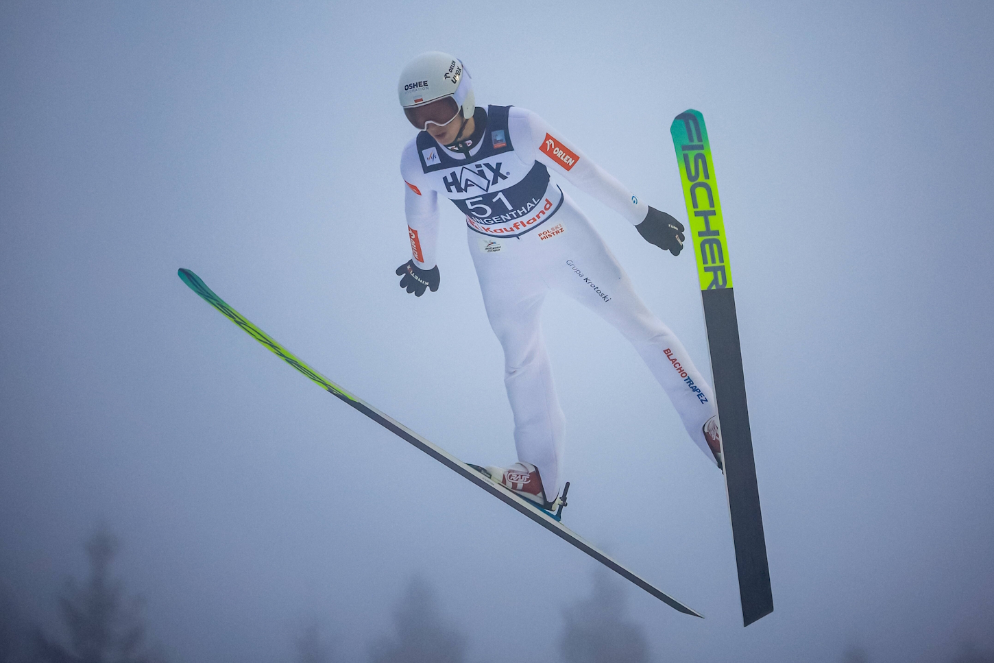 Świetne wieści z Engelberga. Tomasiak w czołówce