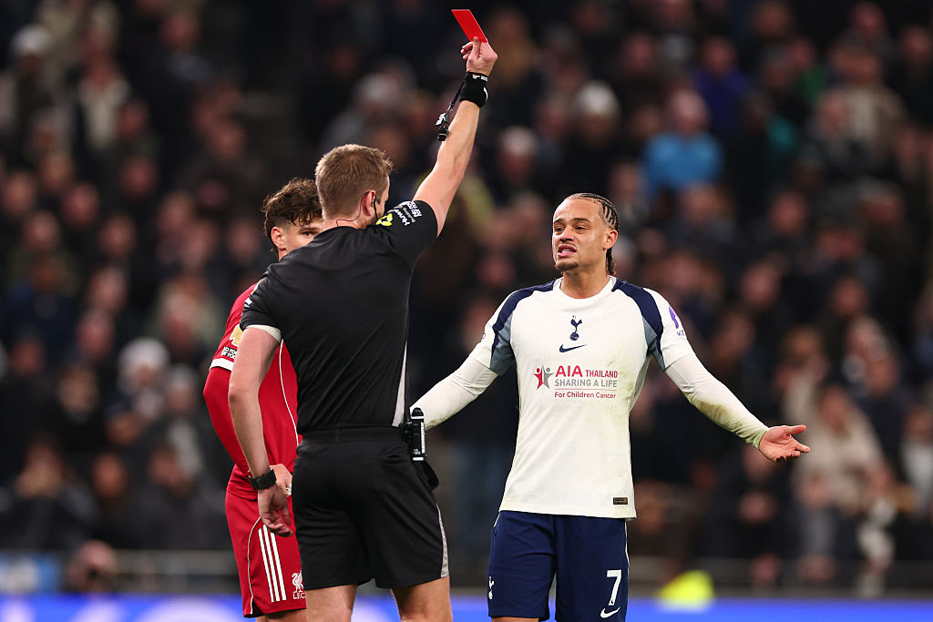 Nieoczekiwane problemy Liverpoolu. Osłabiony Tottenham walczył do końca
