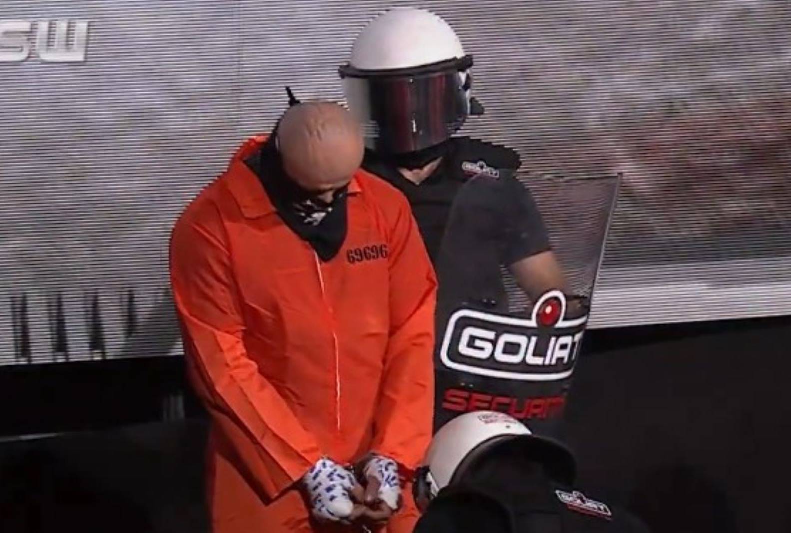 To nie fotomontaż. Oto w jakim stroju wyszedł Szpilka