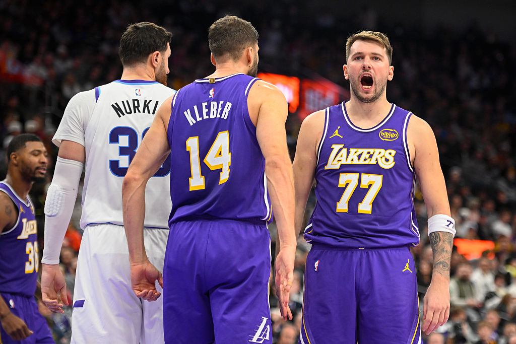 Nokaut w derbach. Kontuzja Doncicia