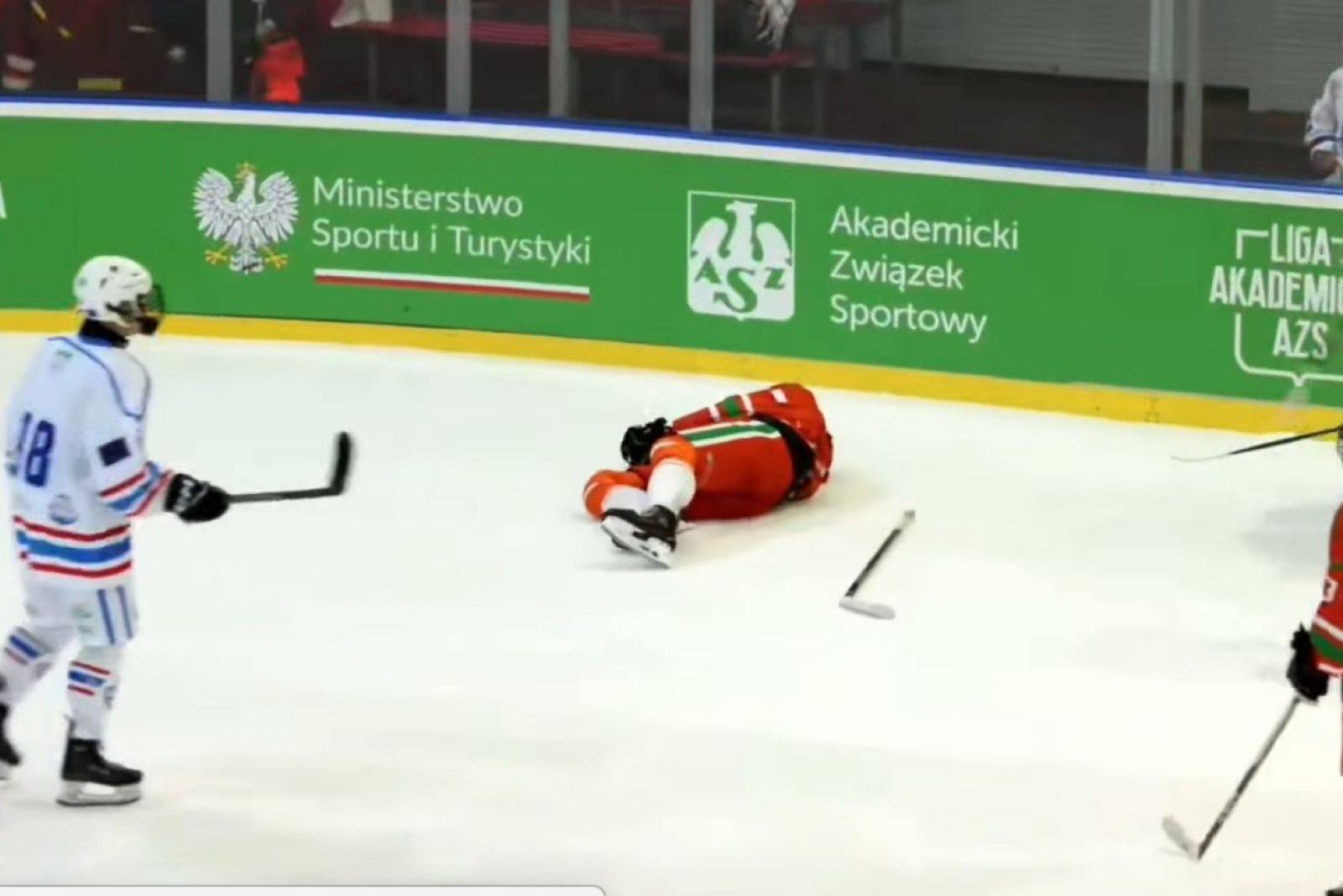Pęknięta czaszka i krwotok. Dramat na polskim lodowisku