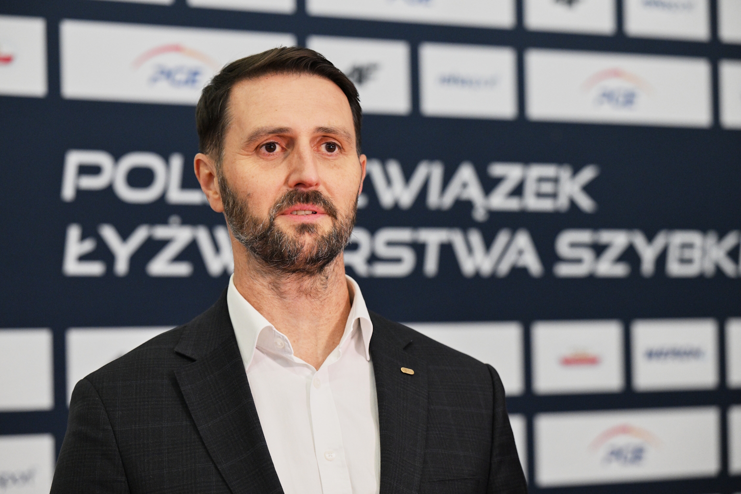 Polacy tracą nadzieję, budowa ma kolejne opóźnienia. "To wpływa na wyniki"