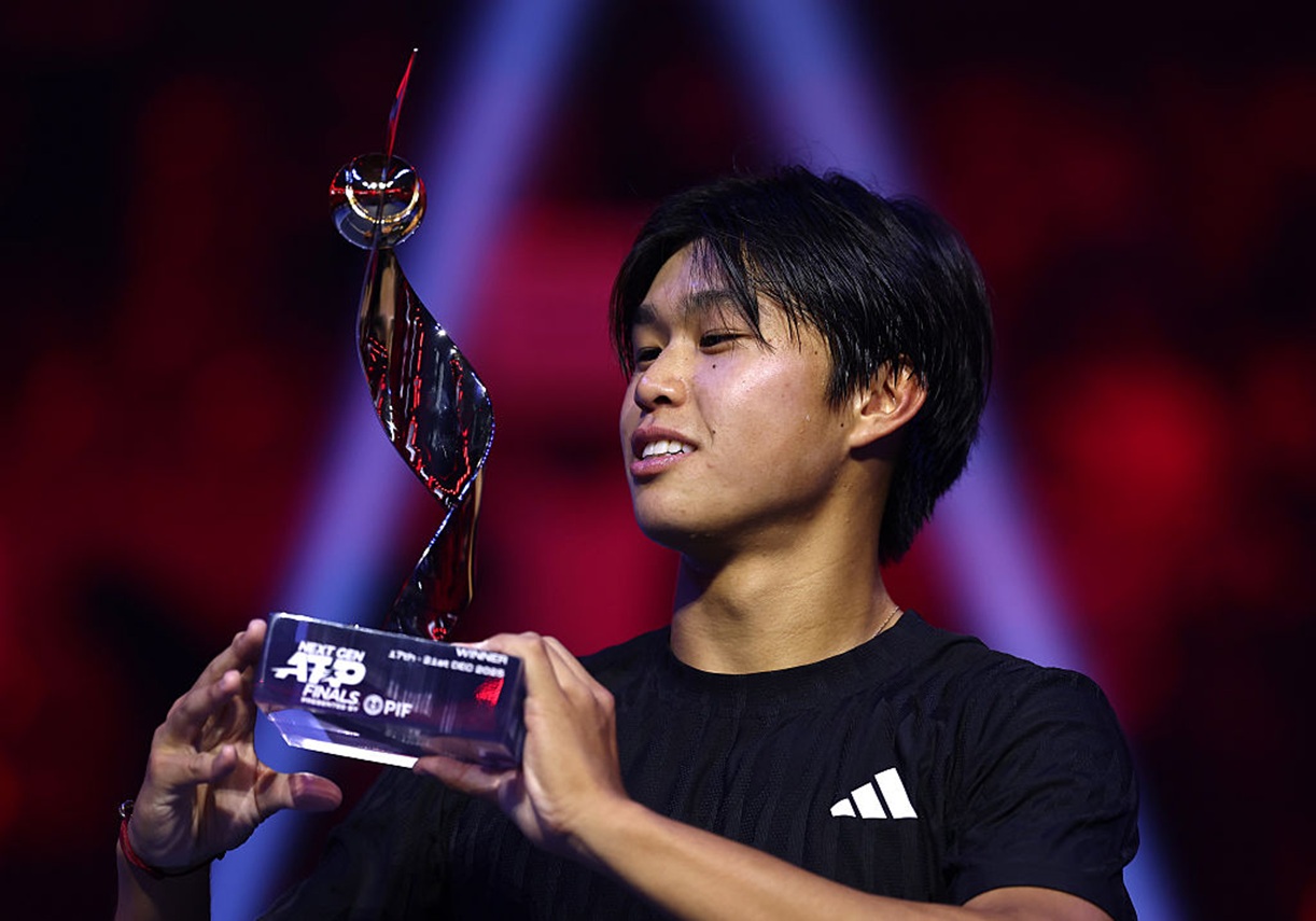 Był o seta od odpadnięcia w fazie grupowej. Skończył turniej zdobyciem tytułu