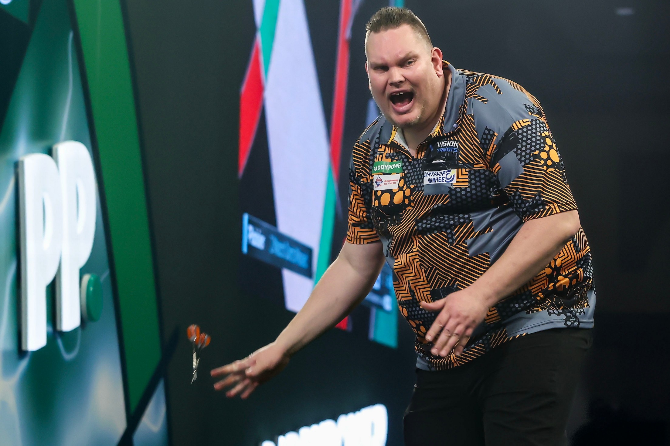 Potężna sensacja na MŚ w darcie! Wyeliminował Gerwyna Price'a, zagra z Krzysztofem Ratajskim