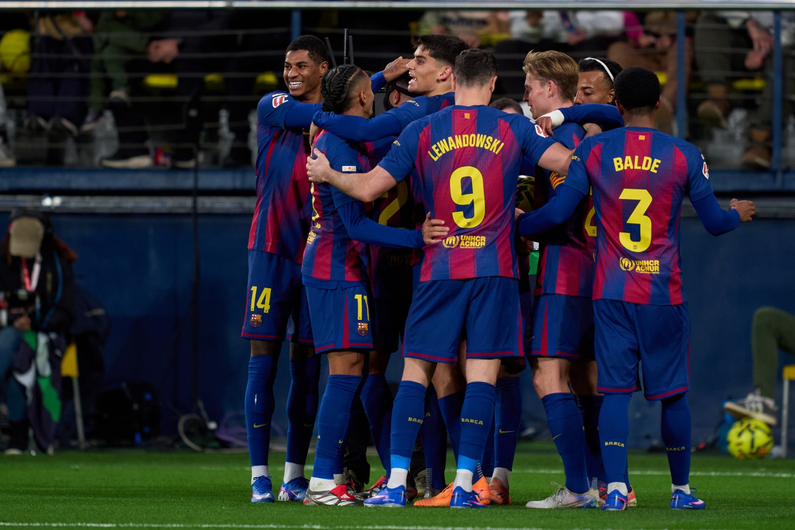 Agenci kuszą Barcelonę. Chodzi o dwóch obrońców z Premier League