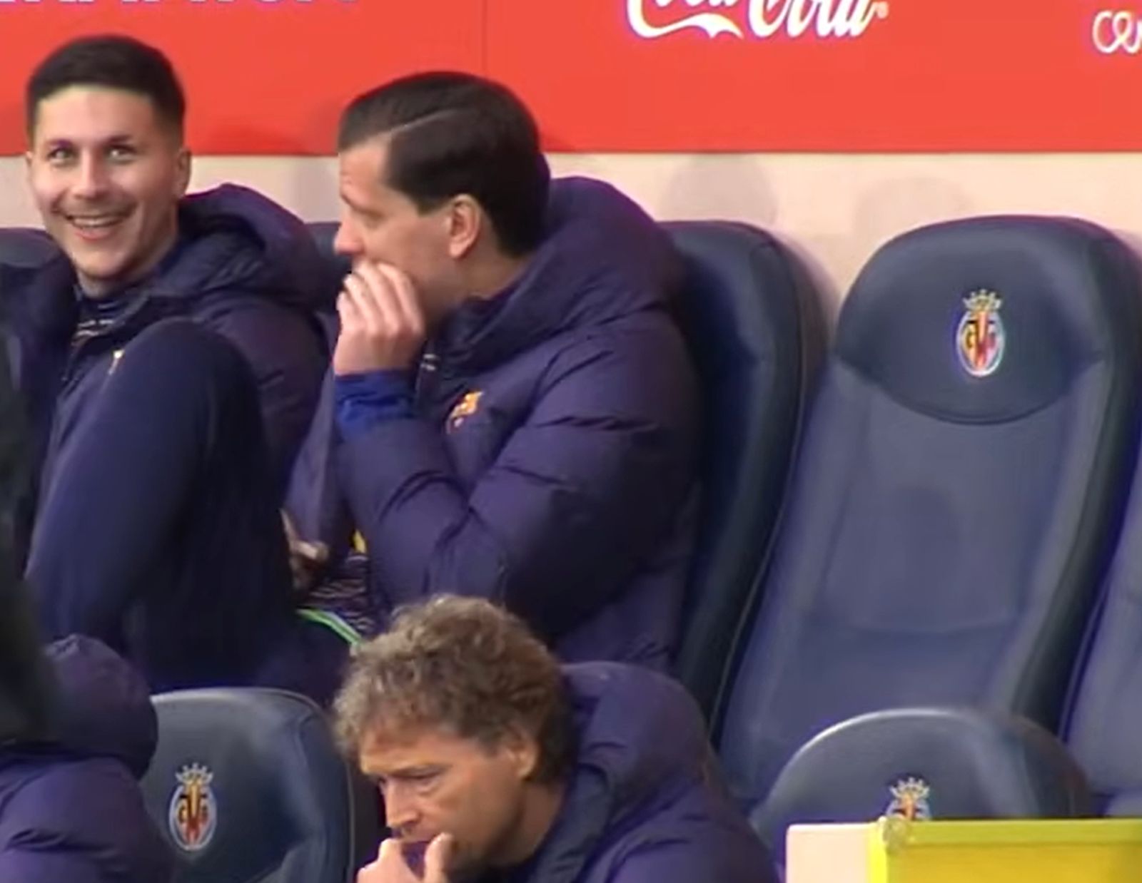 Szczęsny przyłapany na ławce. Nagle sięgnął do kieszeni