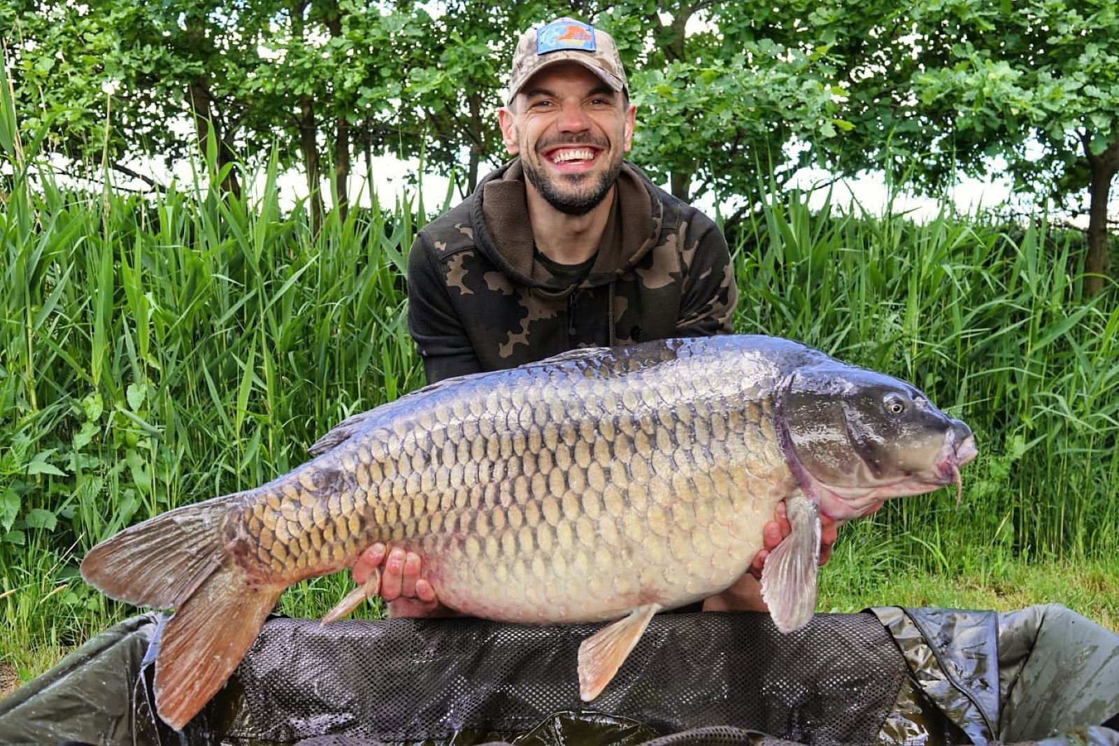 Uwielbia wędkować, ale karpia w święta nie zje. Wyjaśnił dlaczego