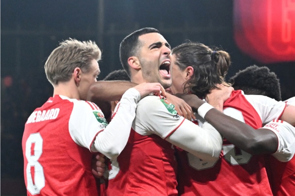 Arsenal ani myśli oddać prowadzenie w Premier League